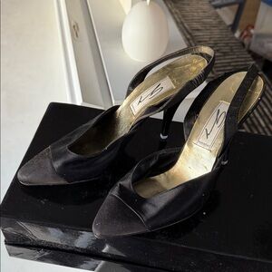 Chic Black Slingback Heels